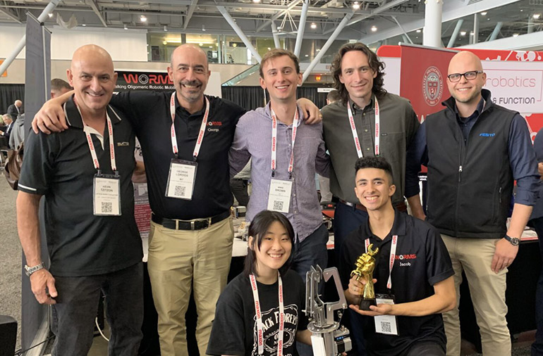 MIT's WORMS team placed second in last year's Form and Function Challenge.