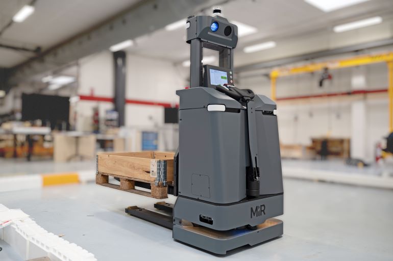 The MiR1200 Pallet Jack has enhanced autonomy thanks to NVIDIA AI.