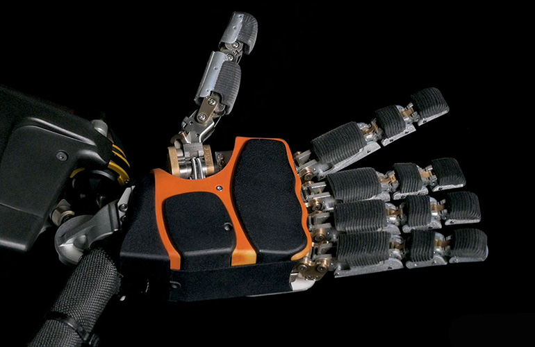 close up of the hand of the Sanctuary Pheonix robot.